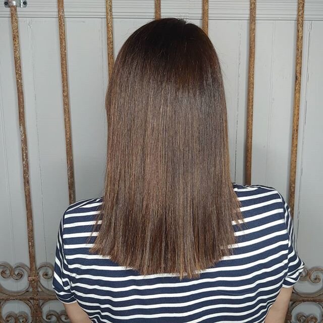 Want to transform your hair in just 1 visit?! Our Kerasilk Smoothing Treatment will do just that! Swipe for the before ➡️➡️➡️ We are discounting our service at $25 off!
.
.
.
#kerasilk #dovernh #nomorefrizz #smoothassilk #goldwell #salon #seacoastnh 