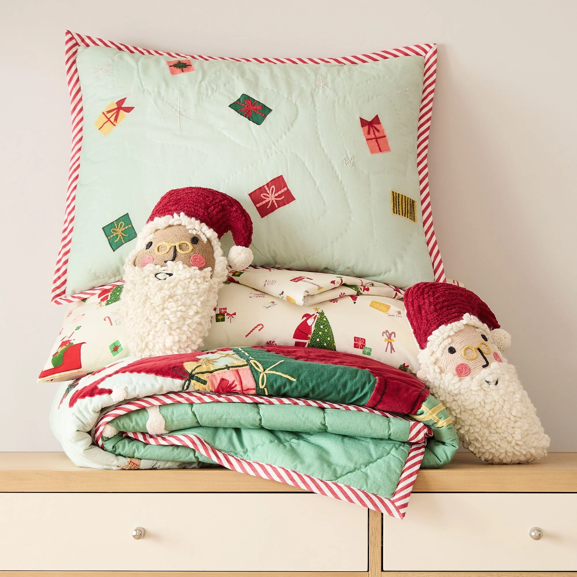 kids-santa-bedding-collection-1-xl.jpg