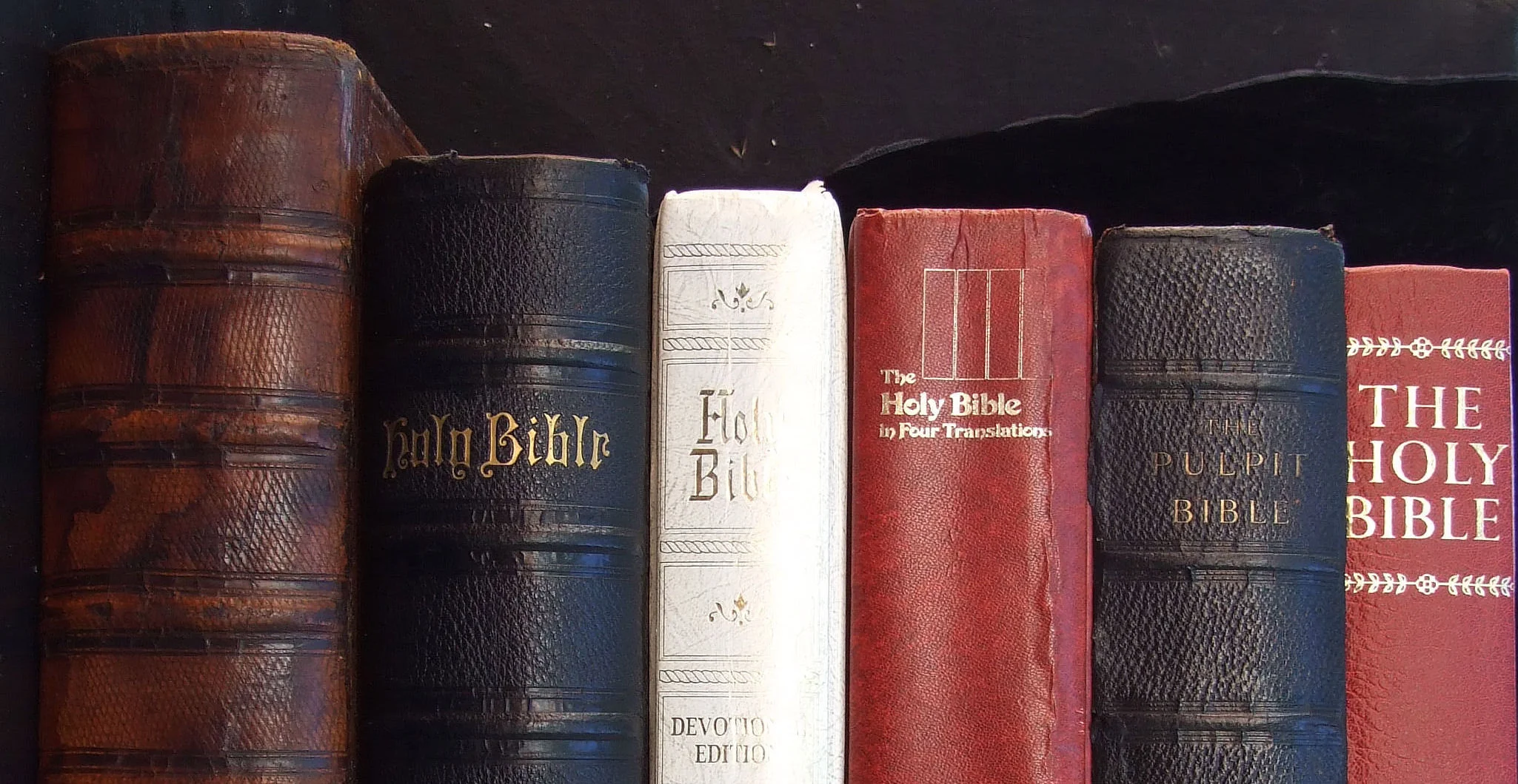 bibles (1).jpg