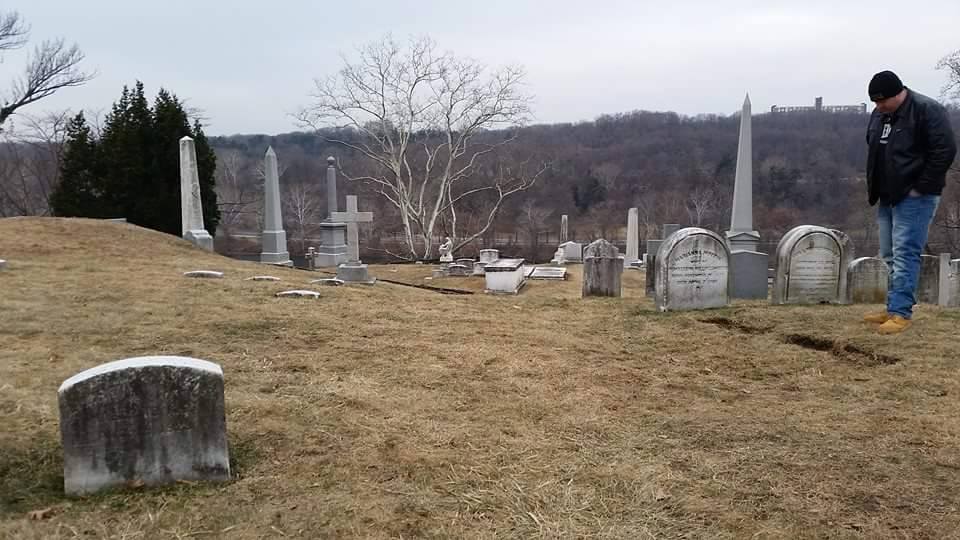 First look at the Paulie's grave.