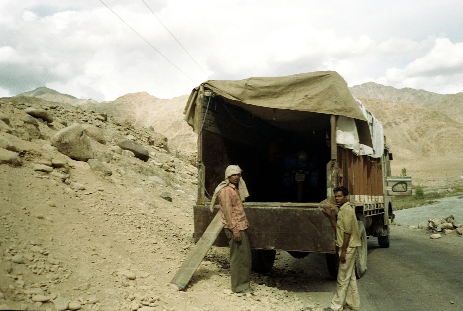 26.DYLAN_DEMARCHI_INDIA.jpg