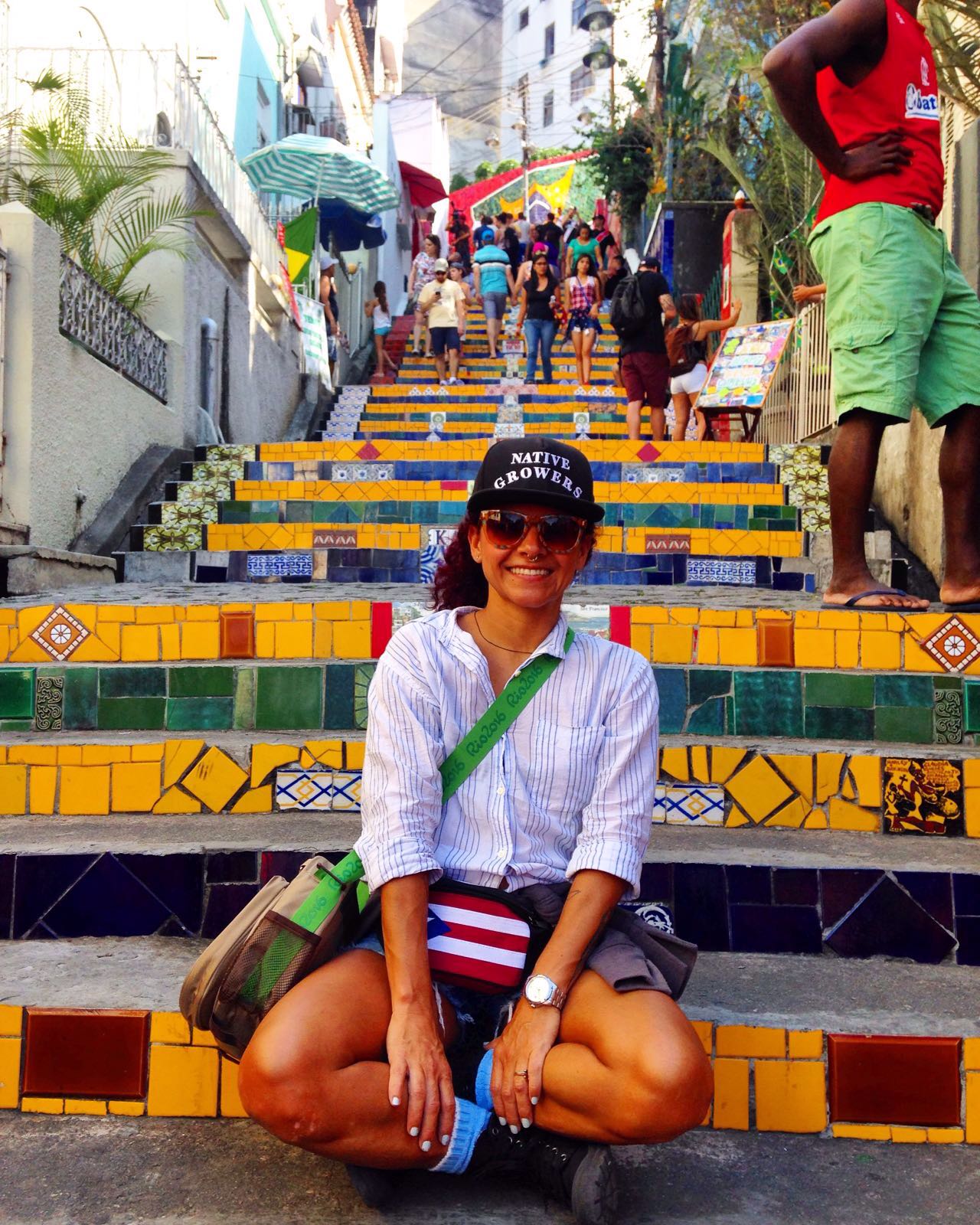 Mio en las famosas escaleras de Selarón. 