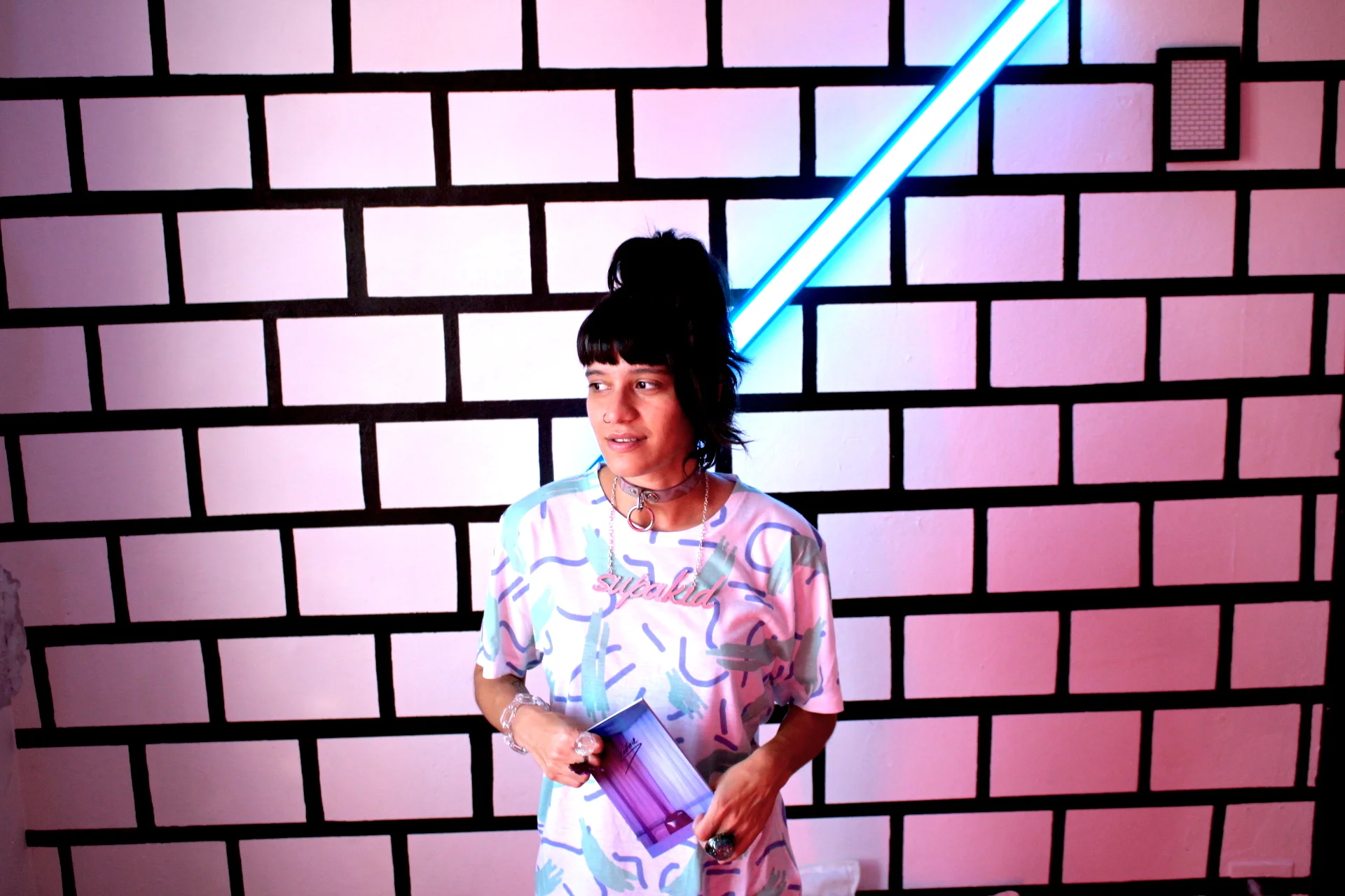 Formas, colores y luz: experimentación al vestir 