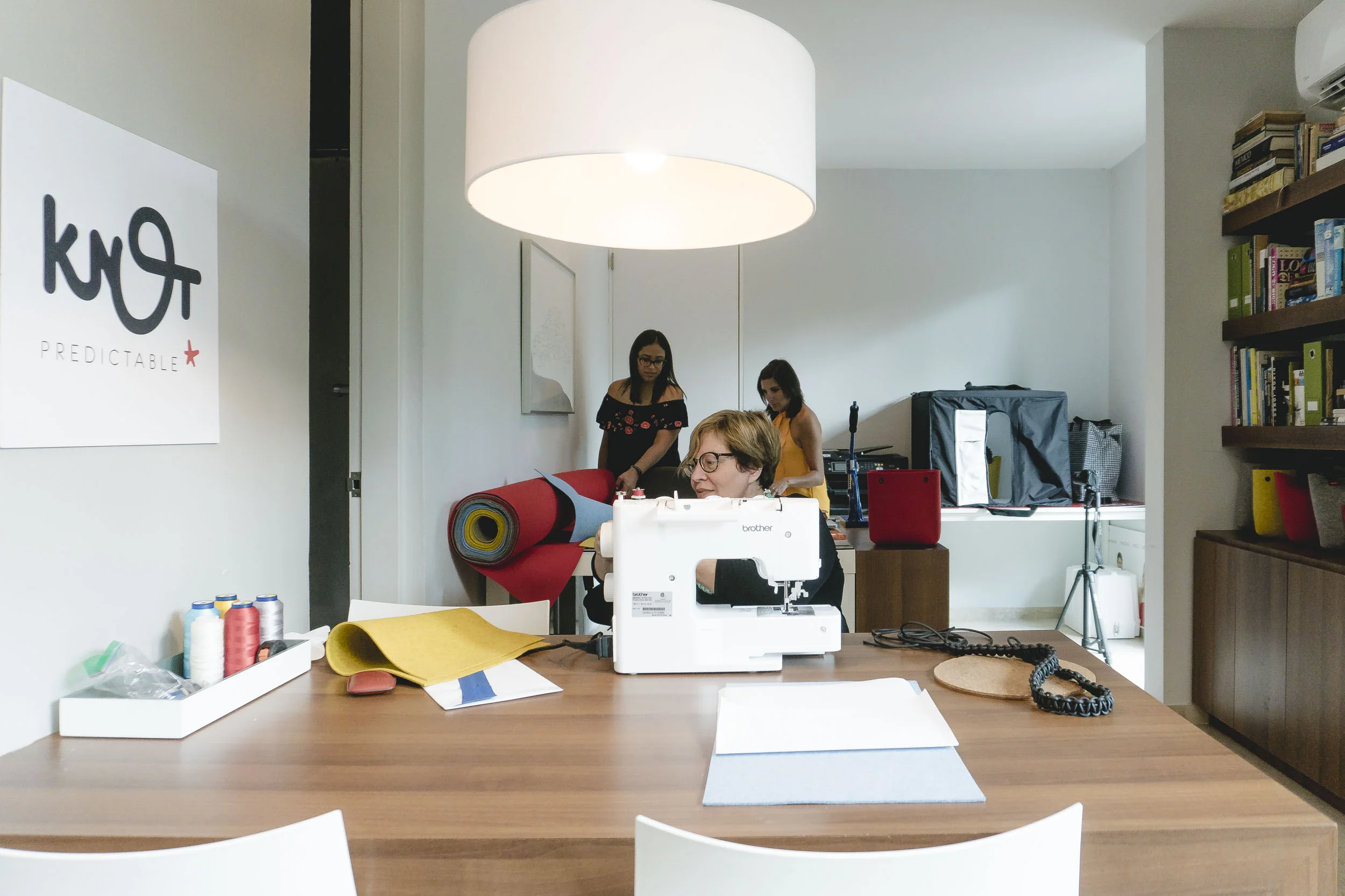 La Casa Taller de Knot Predictable 