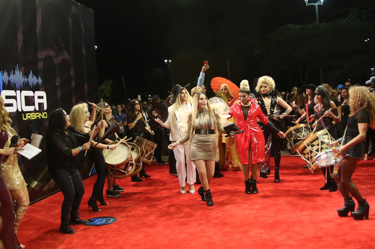 "Las mujeres estamos para compartir, no para competir".