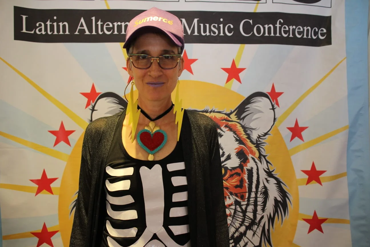 Andrea Echeverri "Pelea, sé rebelde" 