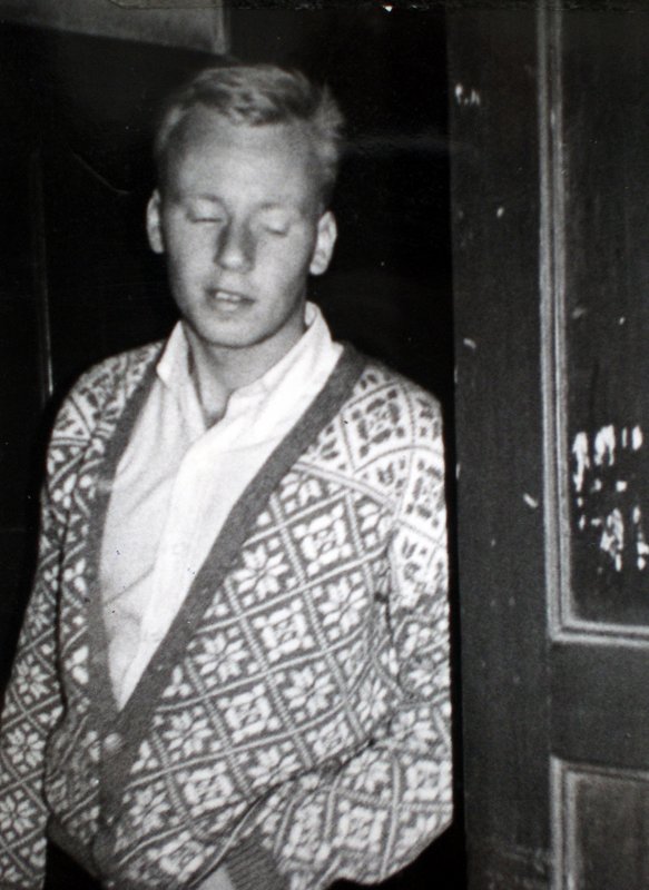 Vitnet Jens Lorentzen så flere personer inne i Lille Helvete 23.12.69 ca kl 19.50. 