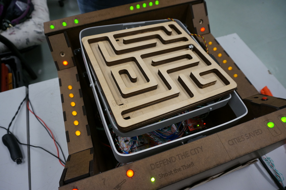 electronic maze game