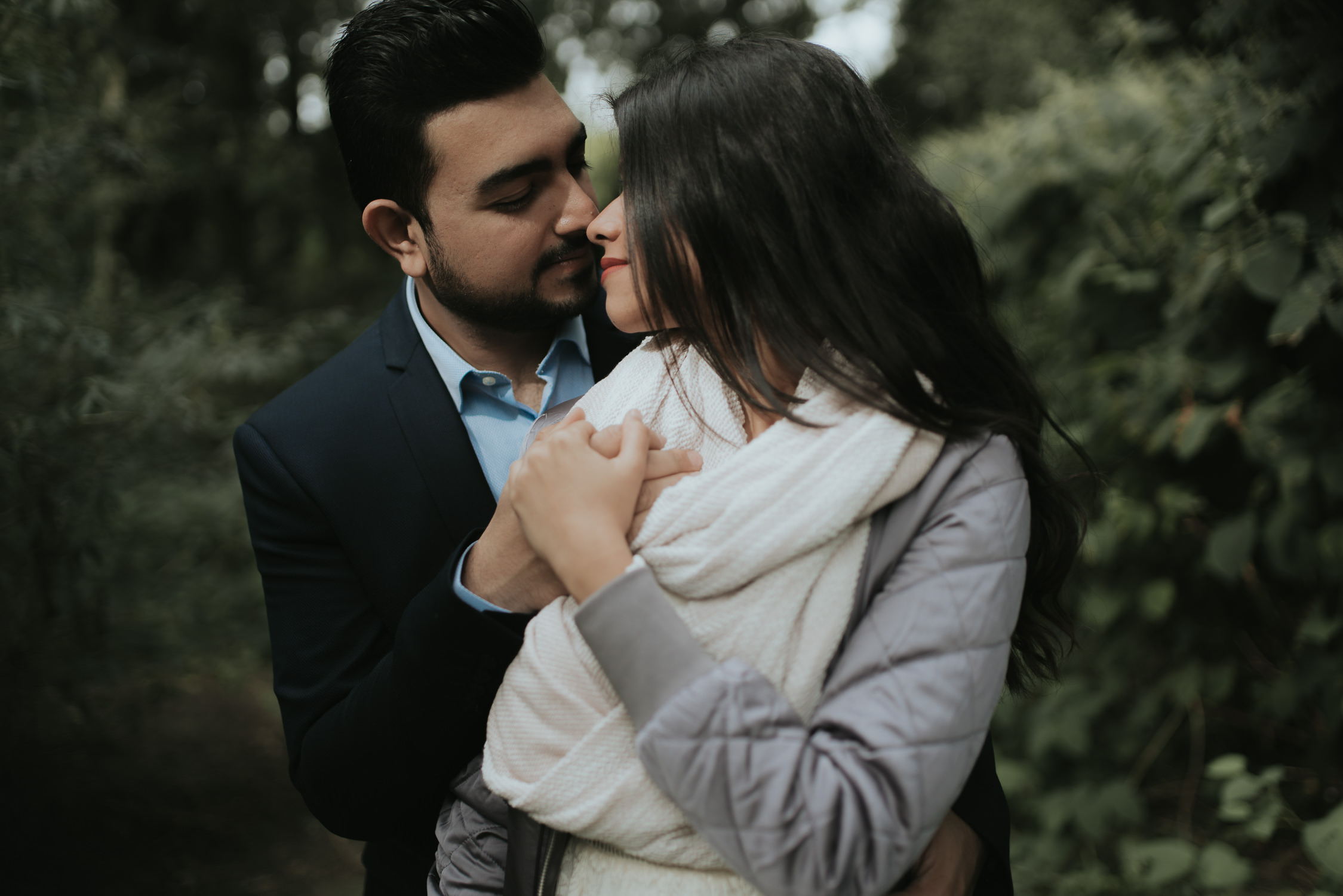 loveshoot bruidsfotografie amsterdam couple vondelpark by mark hadden