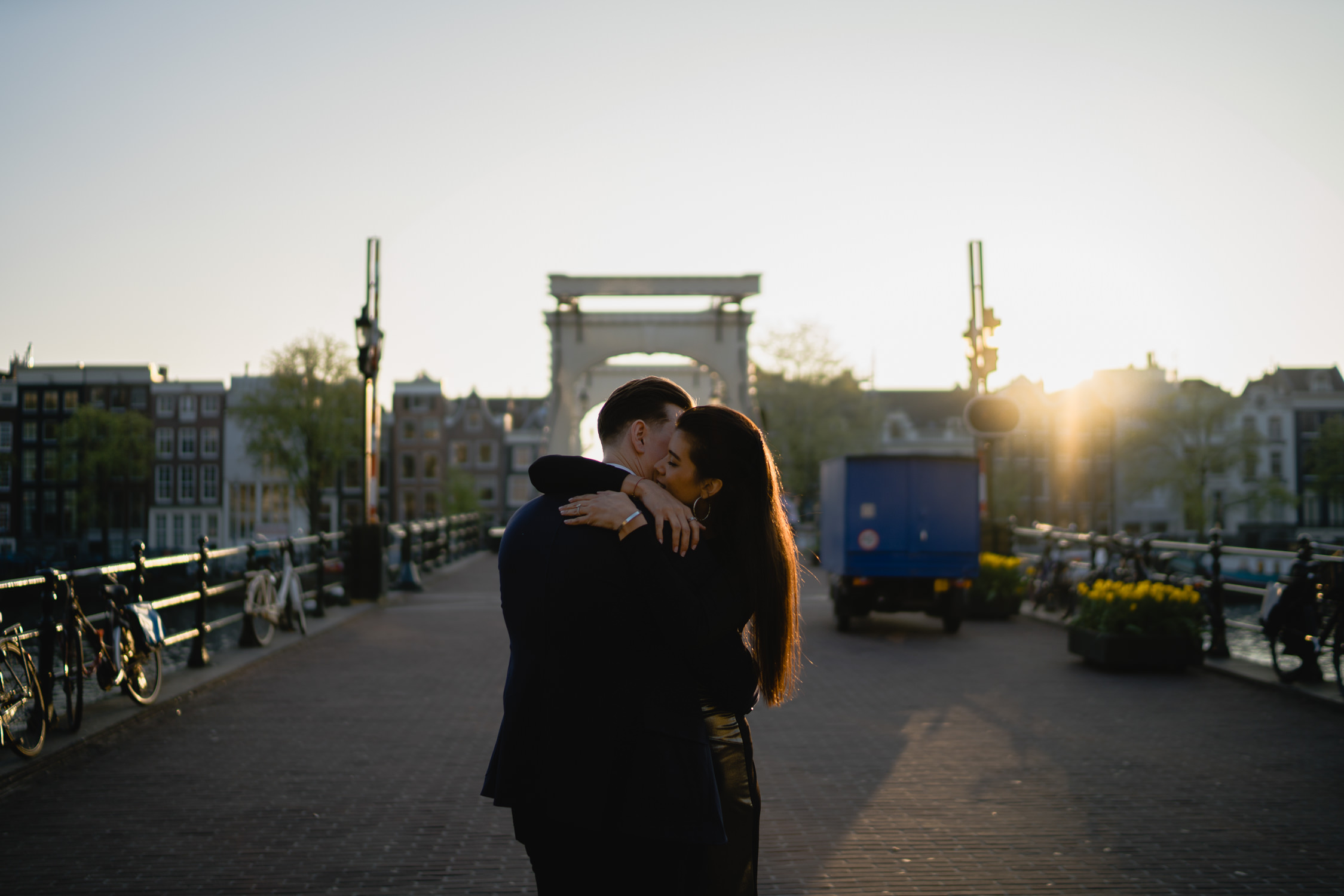 loveshoot in amsterdam by mark hadden bruidsfotograaf trouwfotograaf