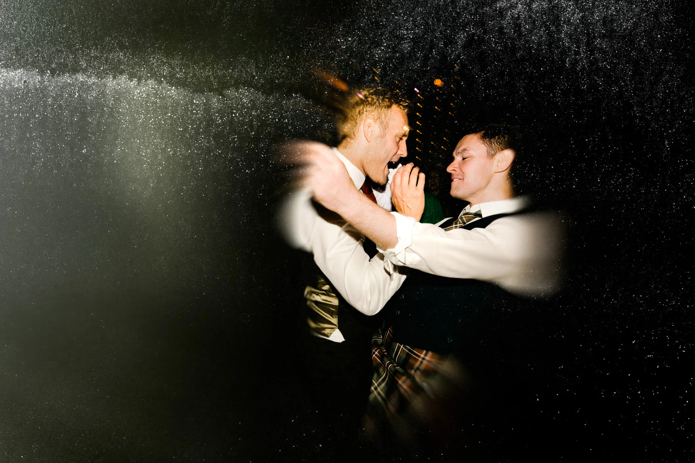 wedding couple dancing in Westergasfabriek amsterdam