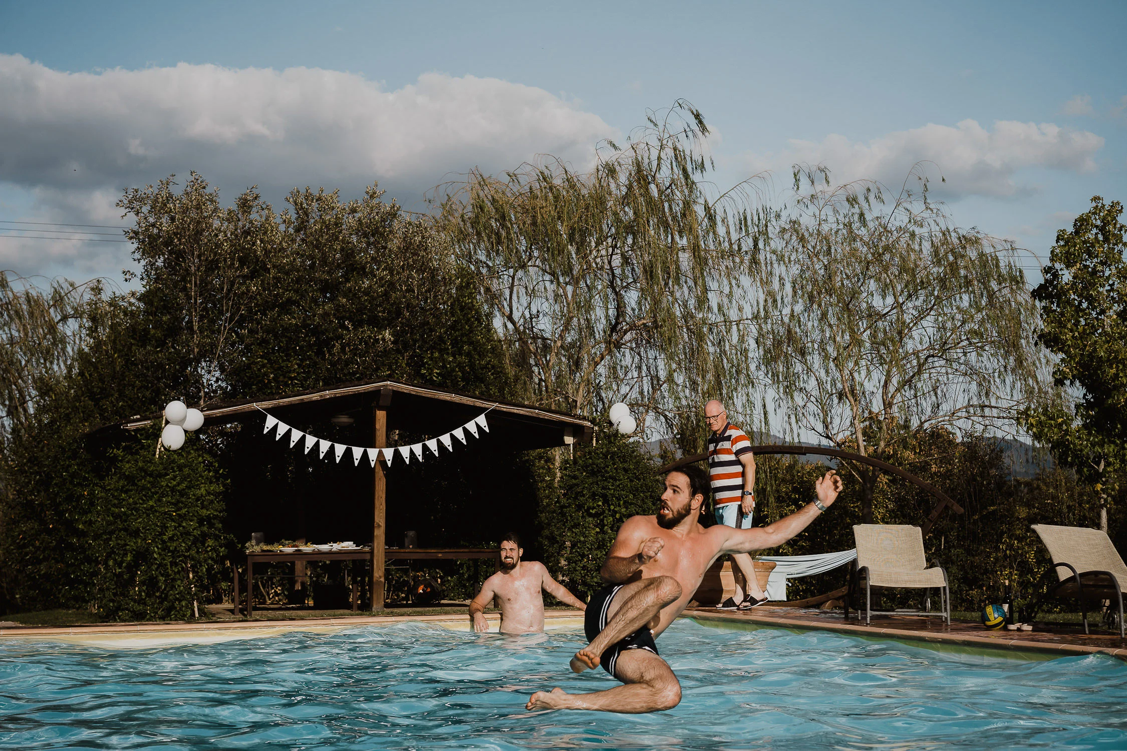 tuscany wedding party sun photography