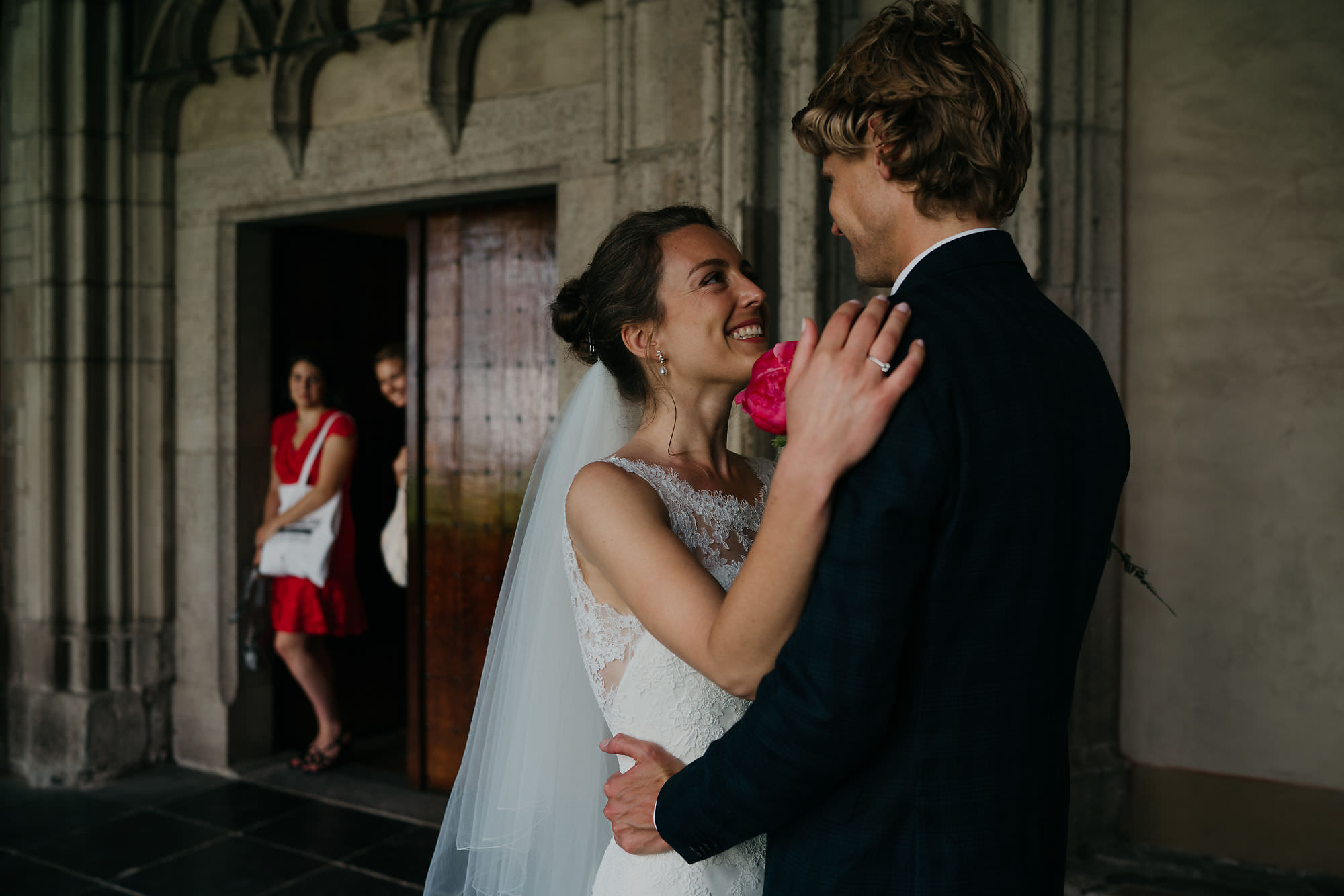 wedding photography amsterdam and utrecht couple mereting for the first time in the dom tower