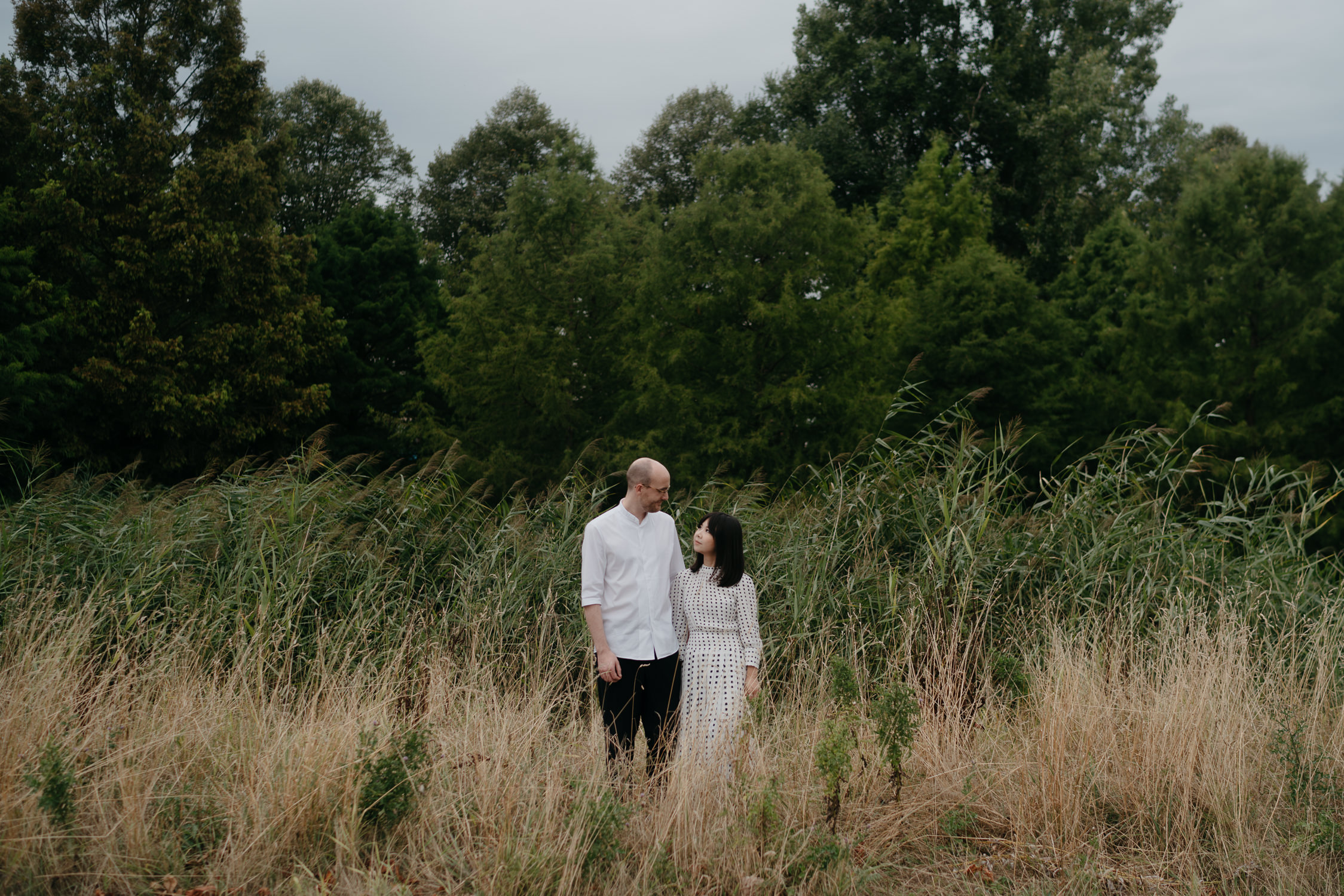 pre wedding photo shoot amsterdam park frankendael