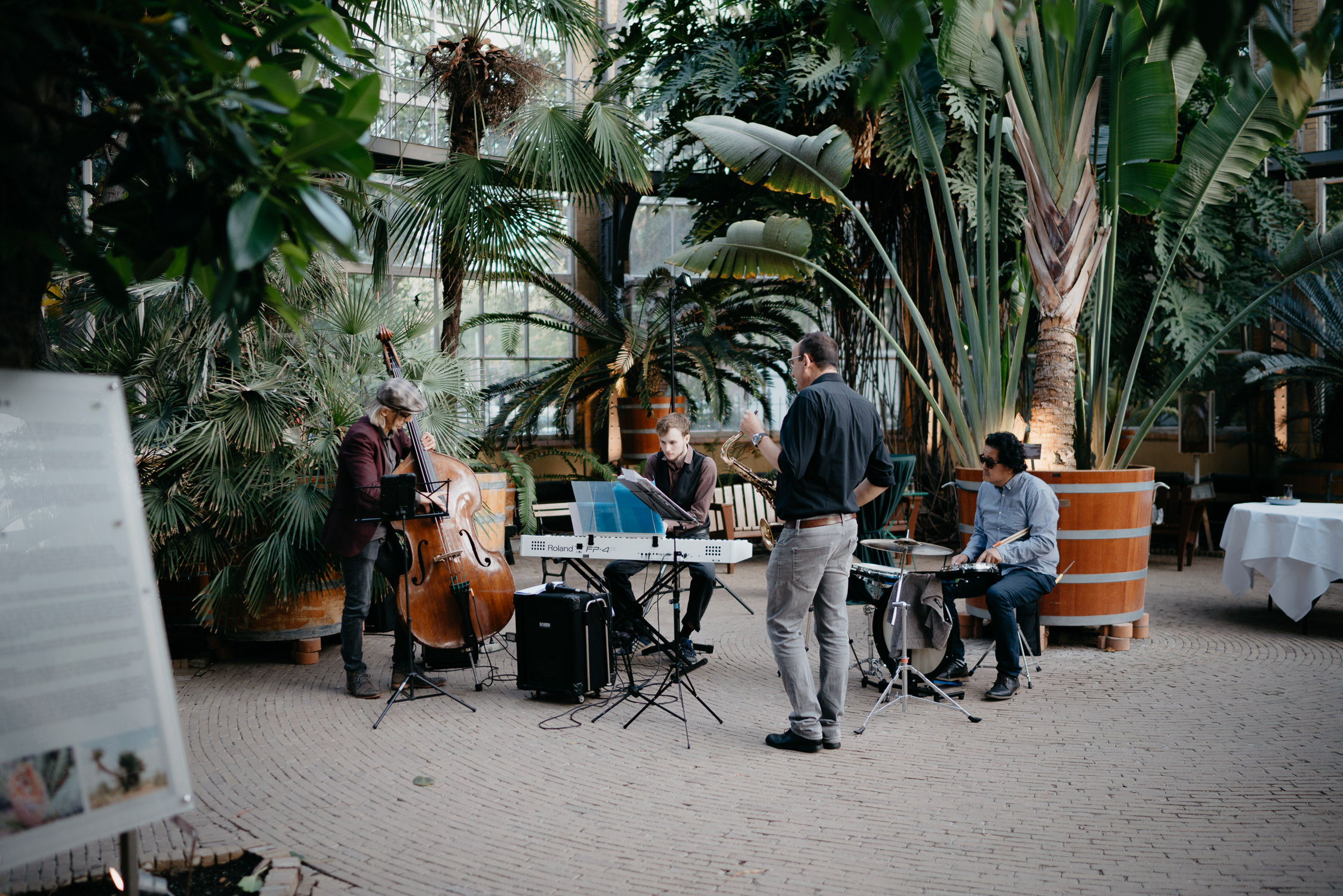 wedding band preparing amsterdam wedding photography