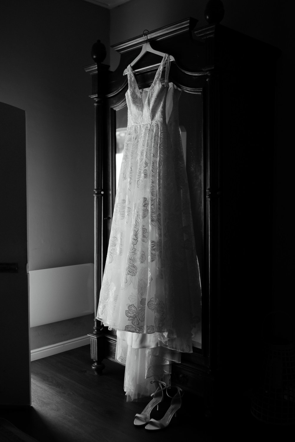 Bride's Dress - Getting Ready for wedding - Wedding Photography by Mark Hadden Amsterdam