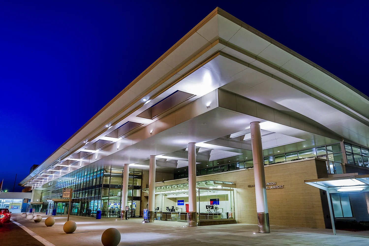 Karen E. Segrave
KES Photo
Bill and Hillary National Airport