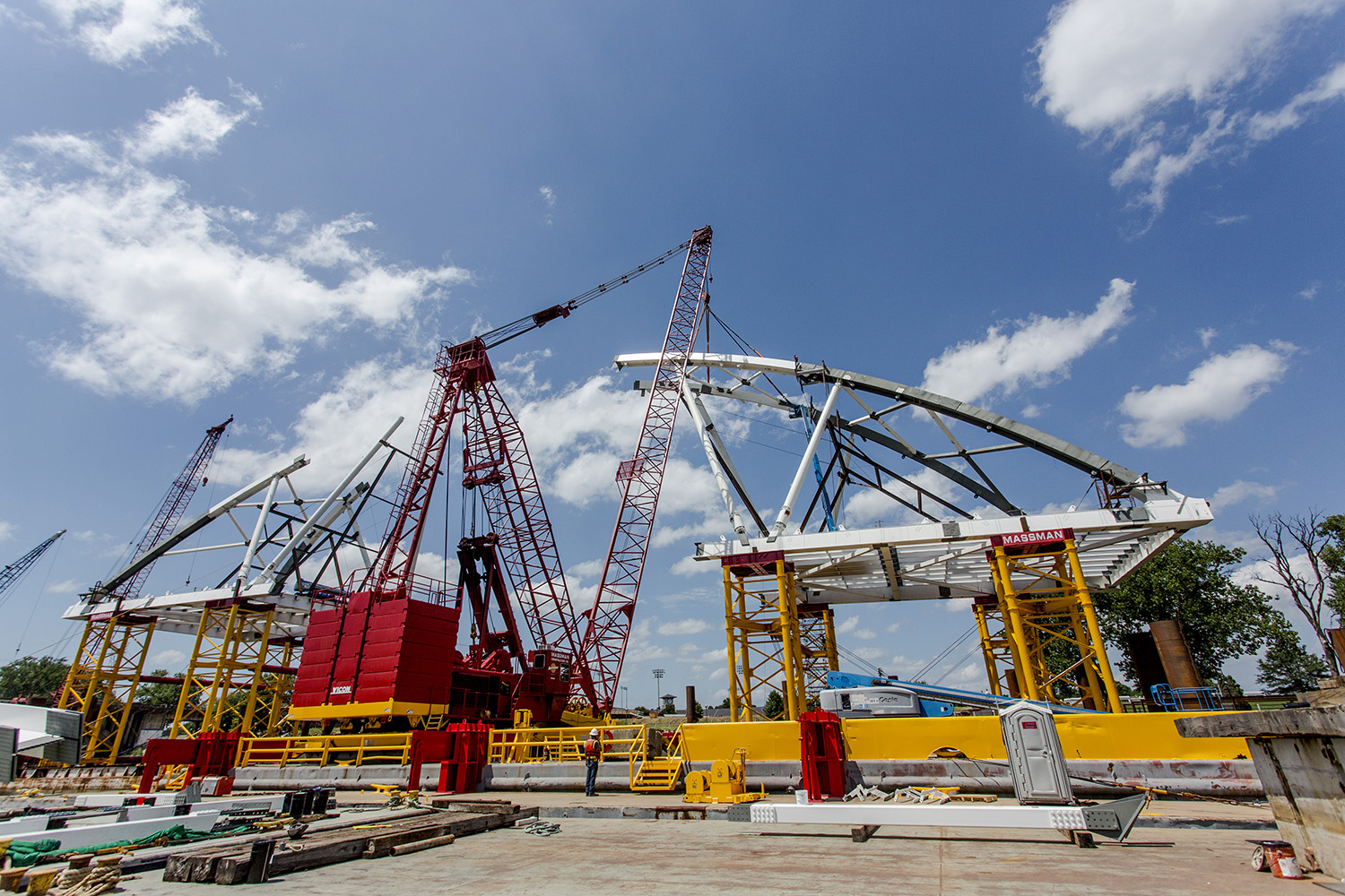  Karen E. Segrave | KES Photo

The Broadway Bridge has been under construction for the last 18 months by Kansas City-based Massman Construction Co. Once closed the installation of the new bridge will take 180 days. 