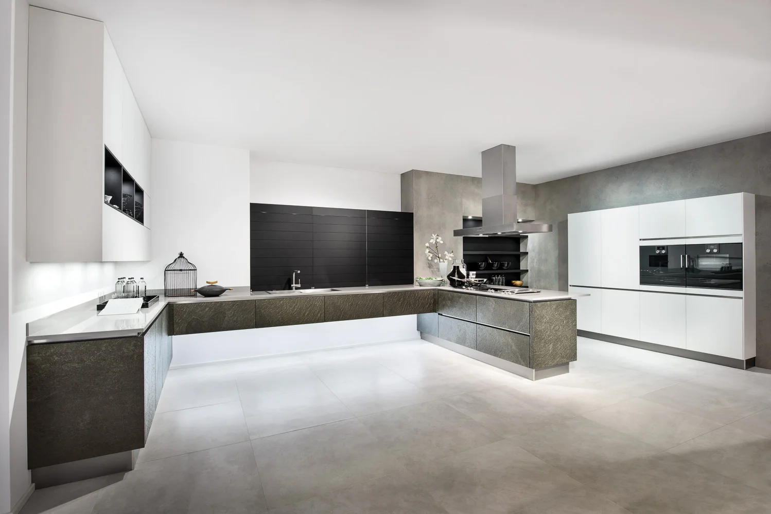 26-AV7030-black-star.jpg