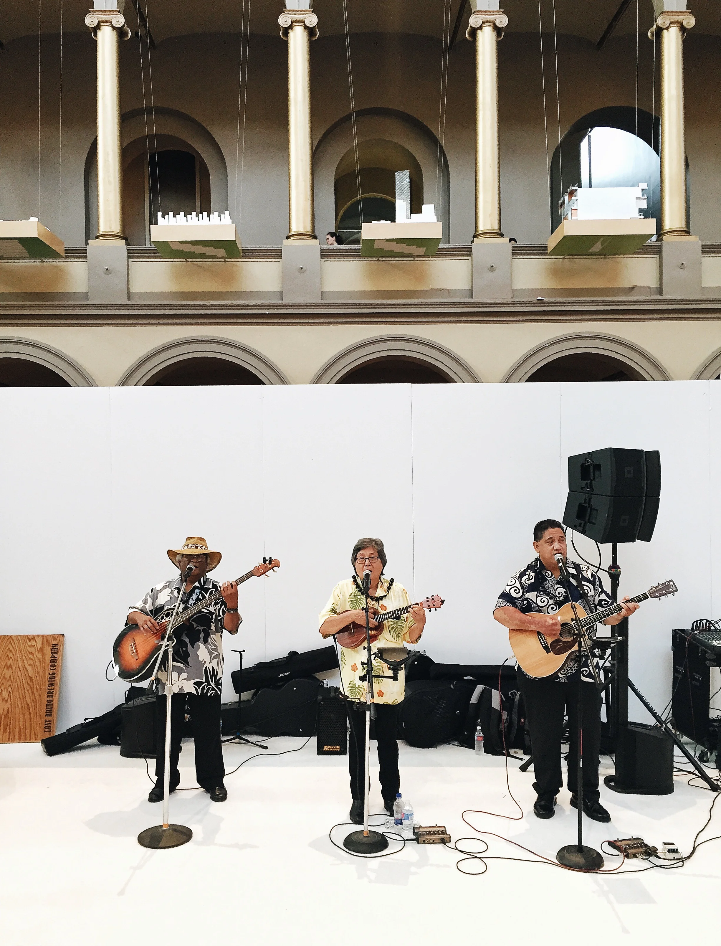 LIVE MUSIC!