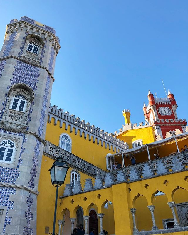 Living in a fairytale✨ #livingincolour #magical #isthisreal #penapalace #sintra #portugal #melodywanders