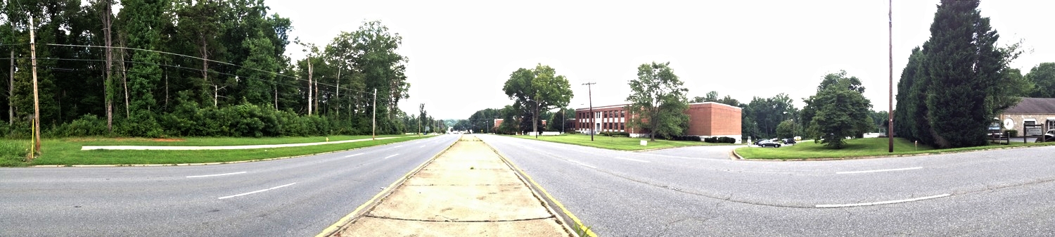 Wilkinson Boulevard at Gaston College, looking east