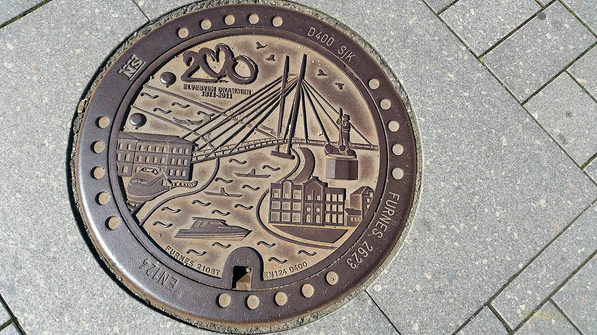 Drammen drain cover, Photograph by Tracey Benson 2016 .