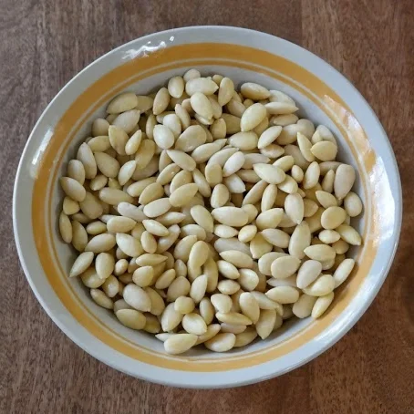 almondsforalmondmilk.jpg