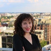 Julie Saltman, Standd