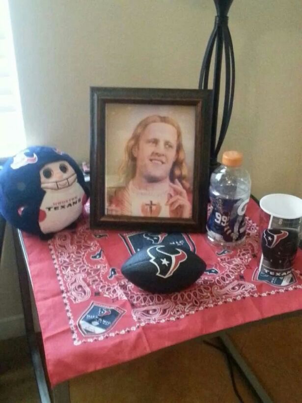 As with the Bieber photo from last month's #FaithGoesPop sightings, you can't un-see this. 