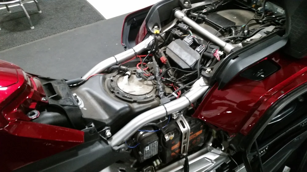 auxiliary fuel tank installation on a goldwing 1800 trike