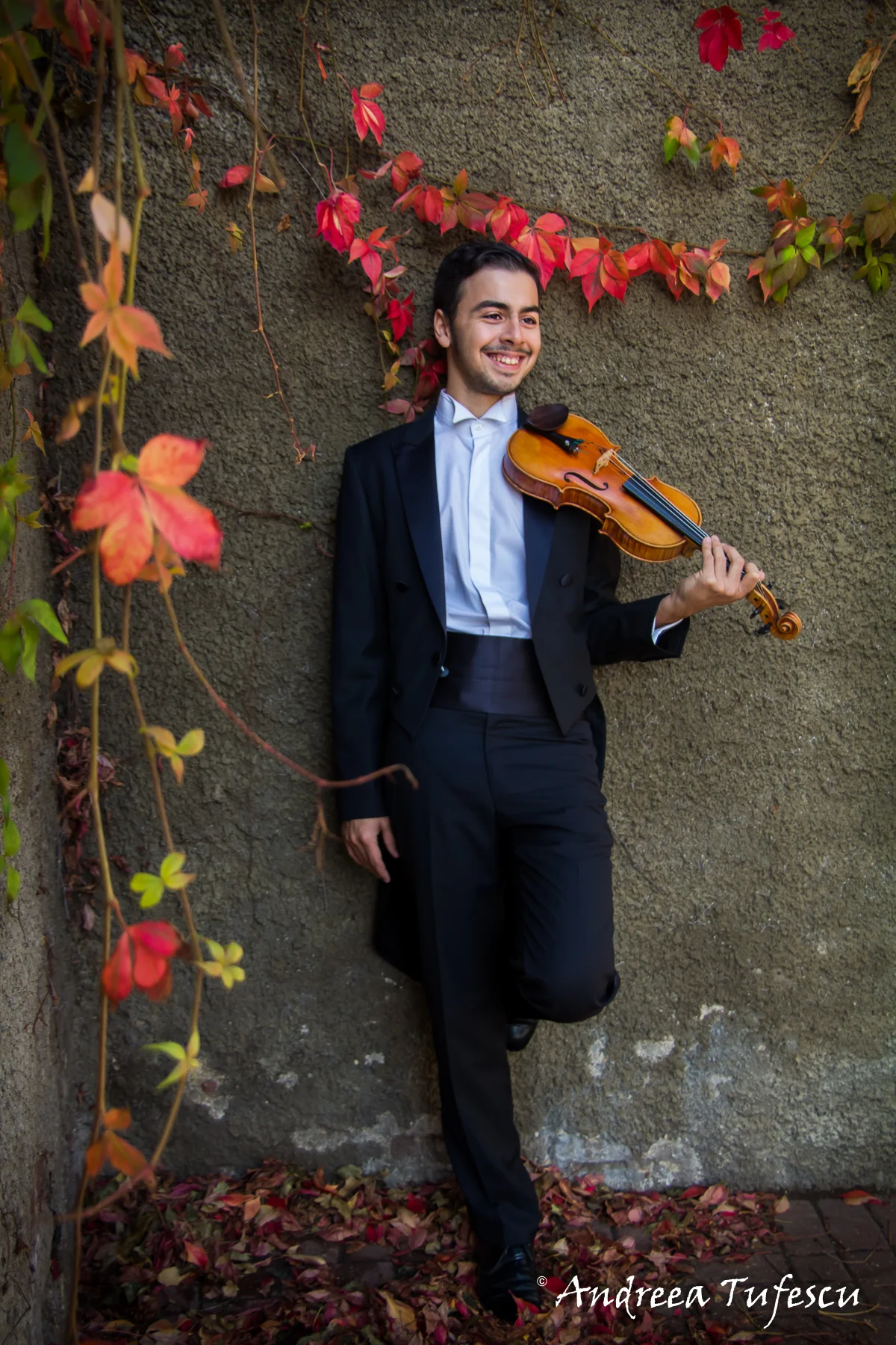  Violinist Emre Engin - portraits and headshots by London photographer Andreea Tufescu 
