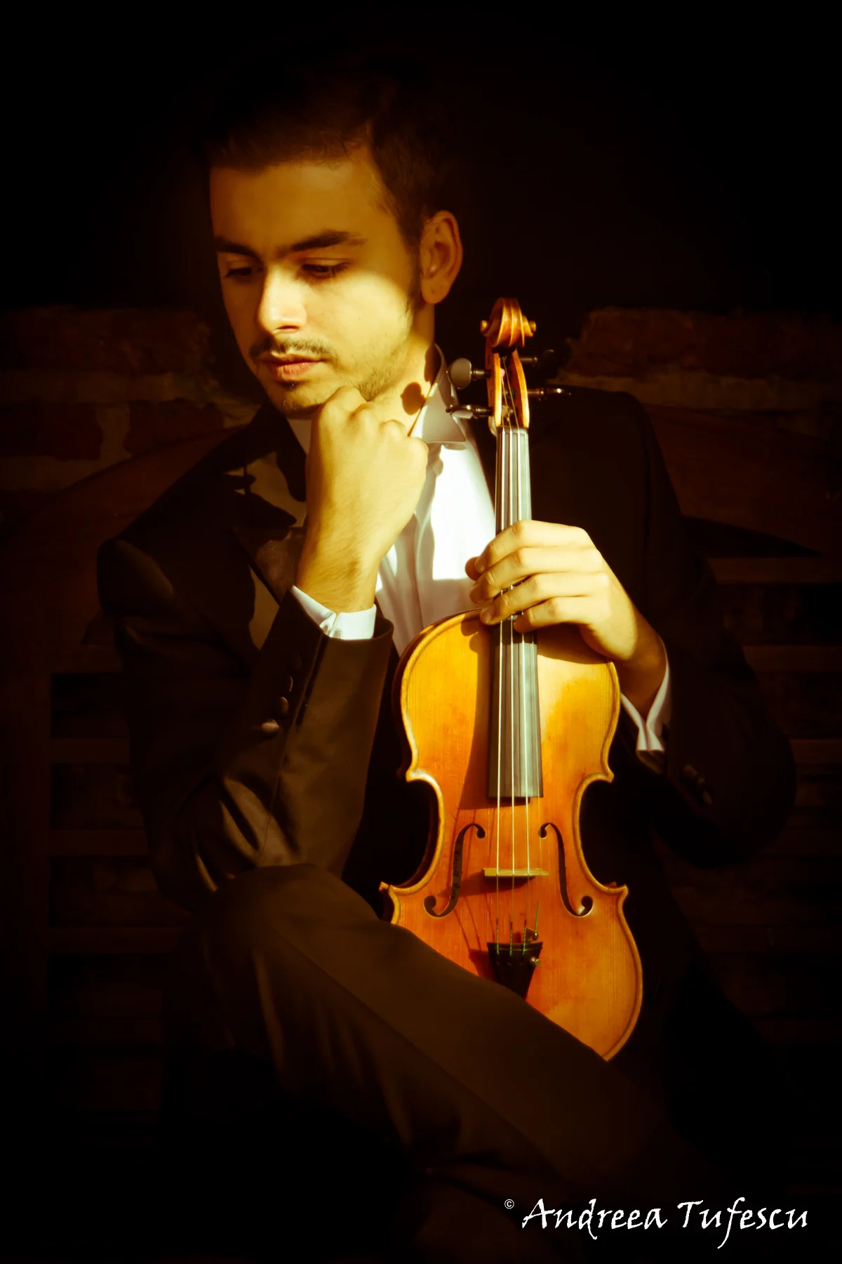  Violinist Emre Engin - portraits and headshots by London photographer Andreea Tufescu 