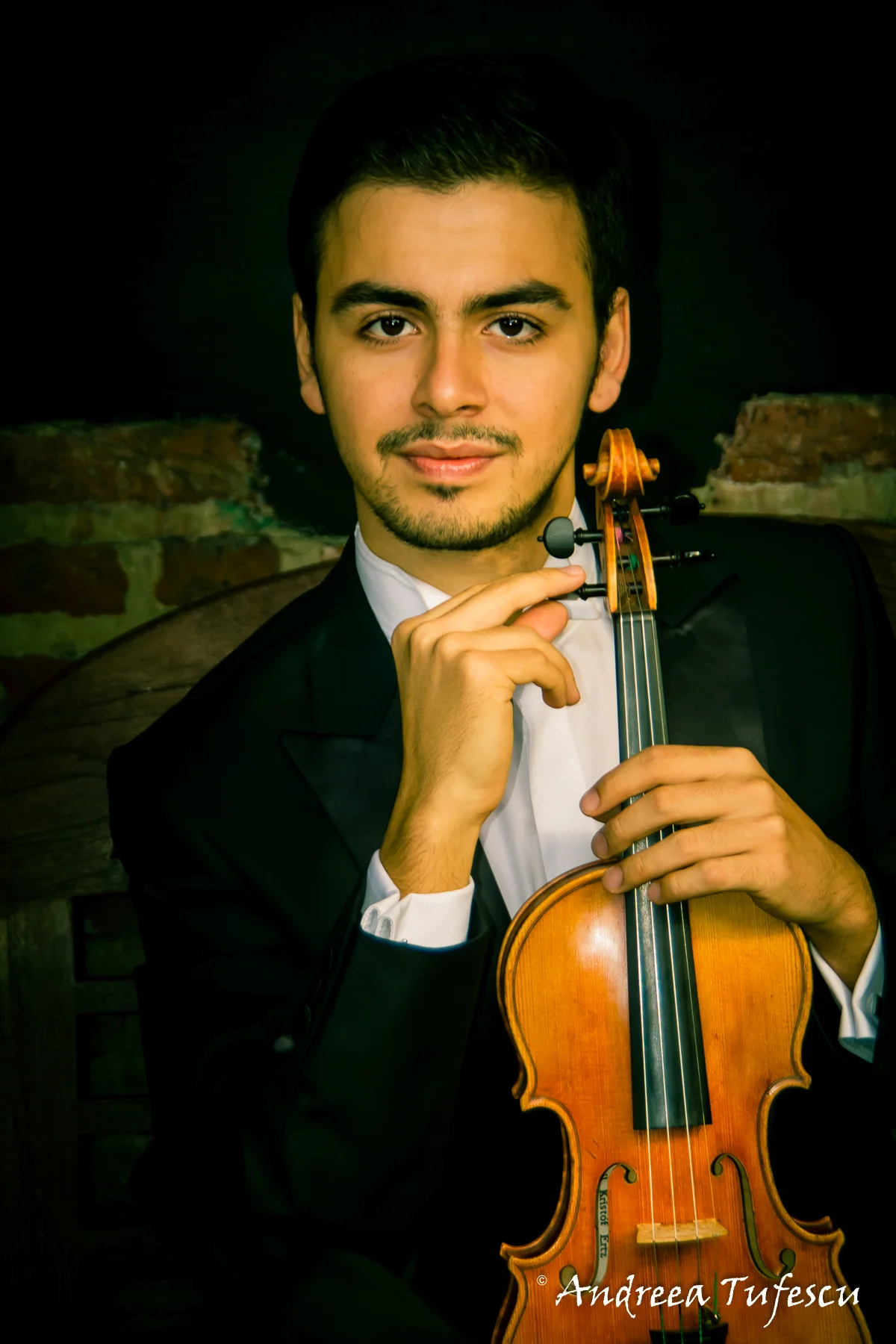  Violinist Emre Engin - portraits and headshots by London photographer Andreea Tufescu 