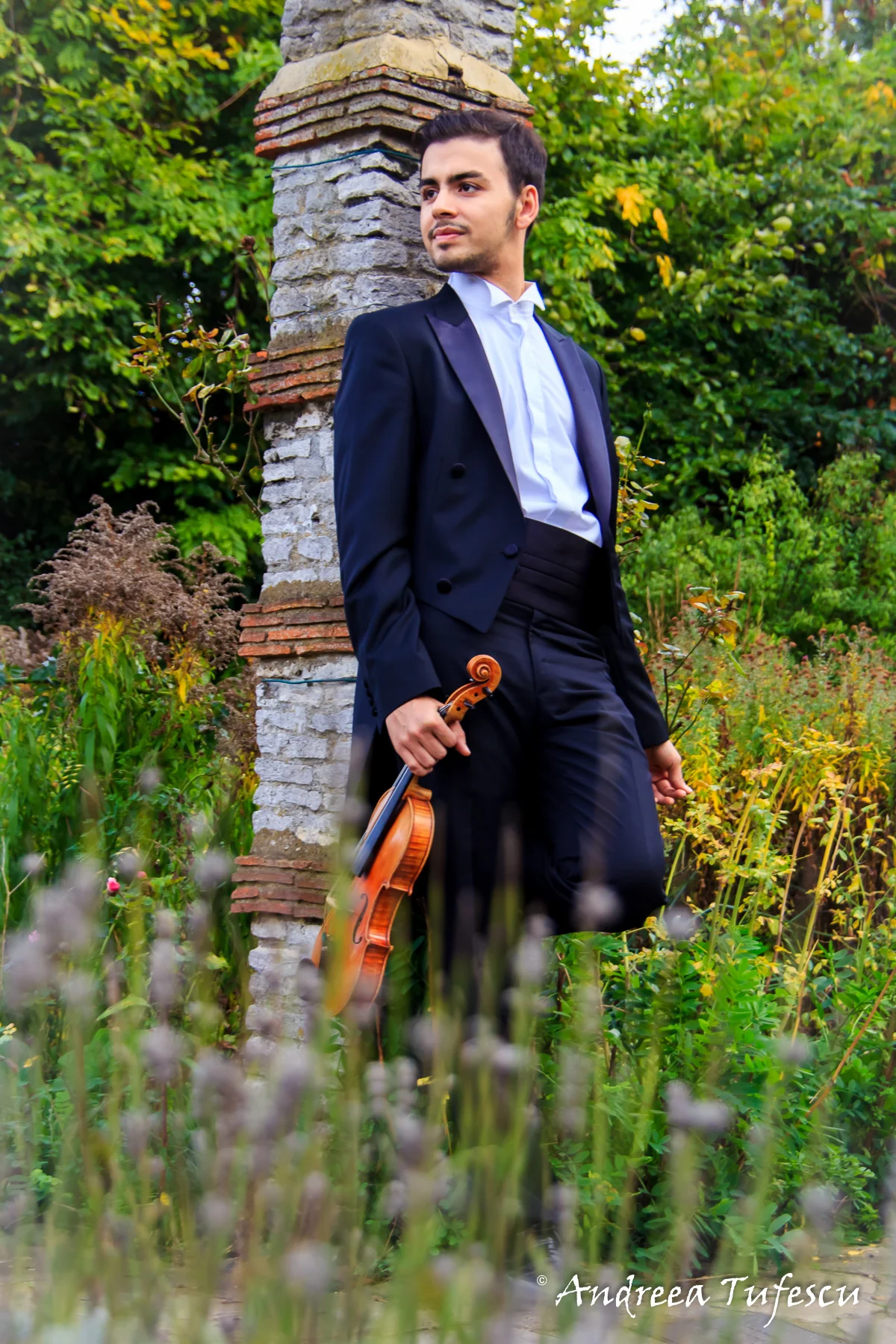  Violinist Emre Engin - portraits and headshots by London photographer Andreea Tufescu 