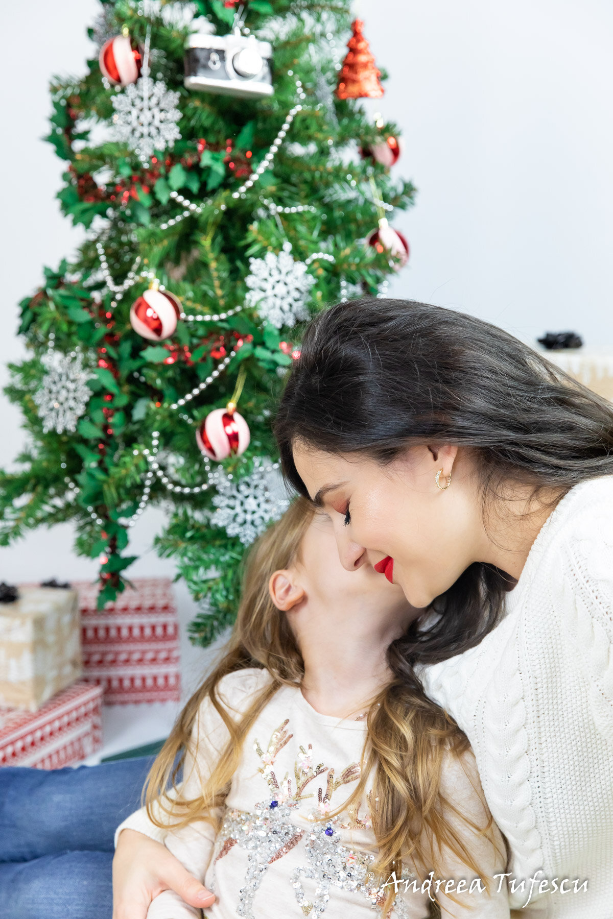Christmas Mini Session - Mother Daughter moment