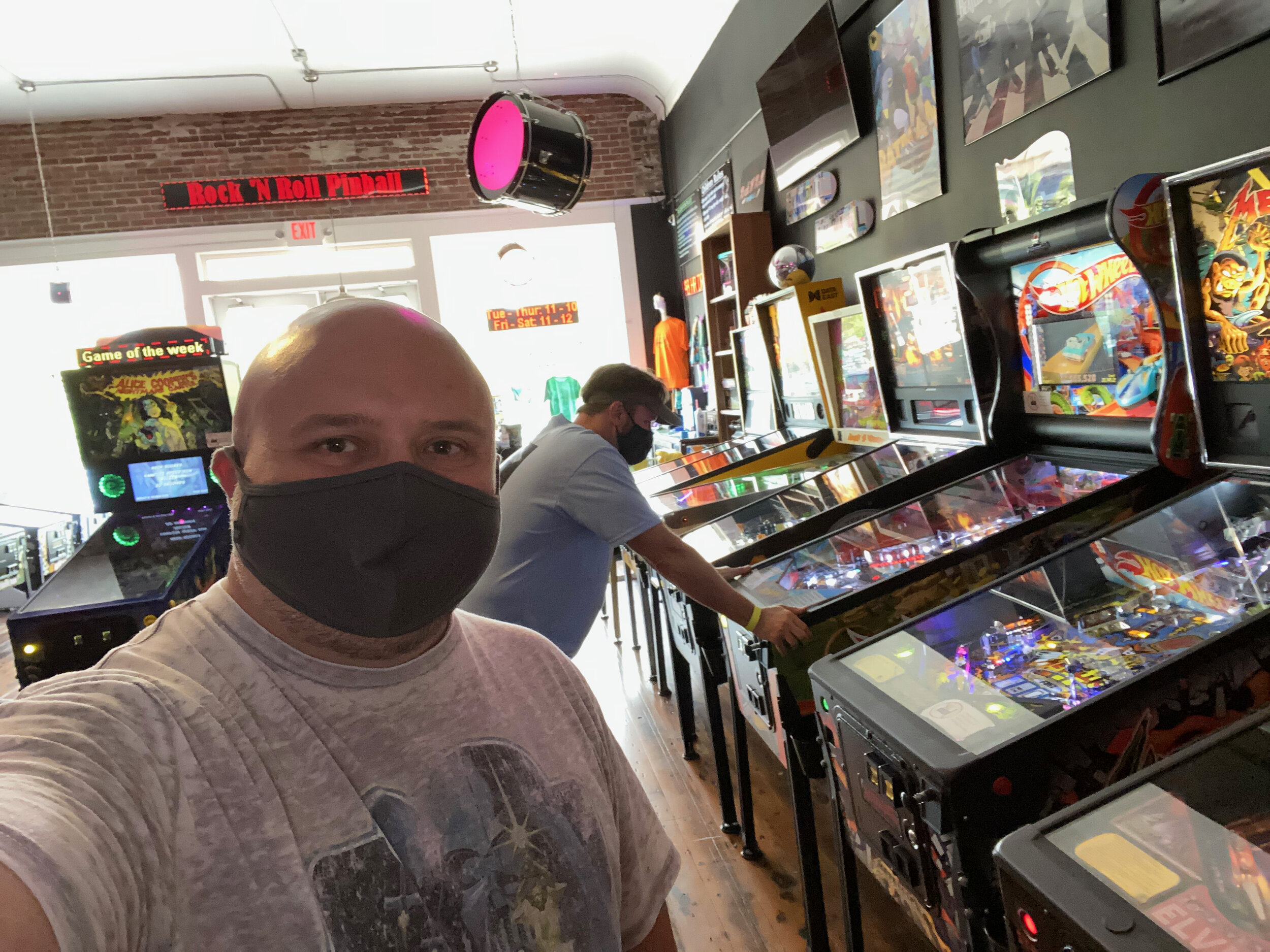 Rock 'N Roll Pinball - Arcade, Beer, Pinball