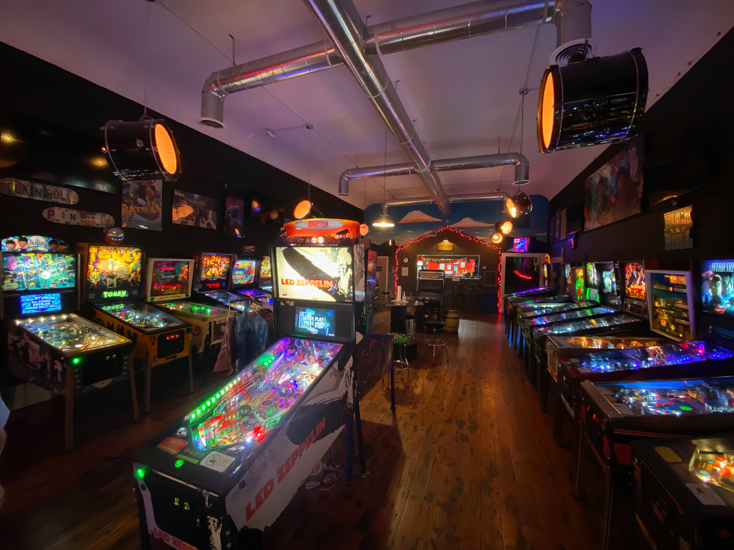 Rock 'N Roll Pinball - Arcade, Beer, Pinball