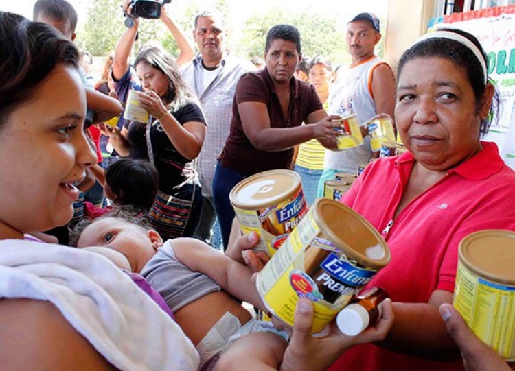 Padres entran en pánico por desaparición de fórmulas lácteas para bebés