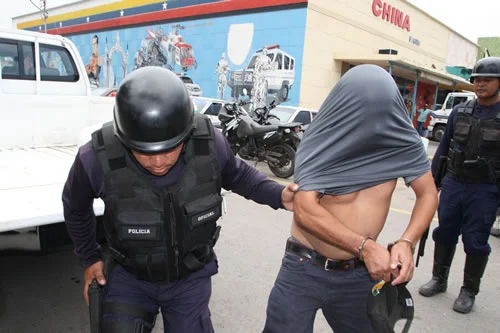 Detenido sujeto que robó dentro de Covinea