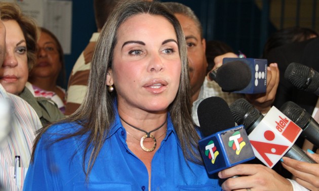 Trejo de Rosales dijo que no existe un expediente ysu esposo mostrará su verdad. Foto: archivo