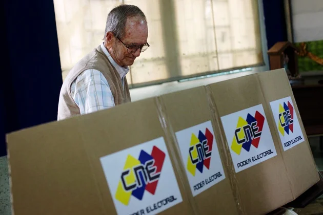 Queda prohibido el uso de cámaras de video y fotográficas durante el acto electoral Foto: Archivo 