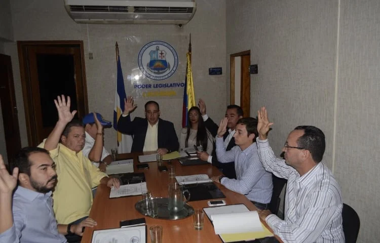 Concejal Frank Díaz electo presidente de la Cámara de Lechería