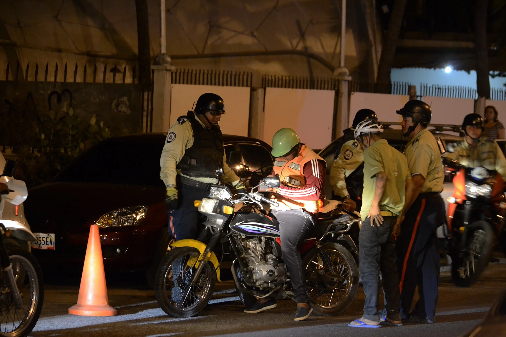 Policía de Lechería detuvo 17 delincuentes y frustró seis robos en enero