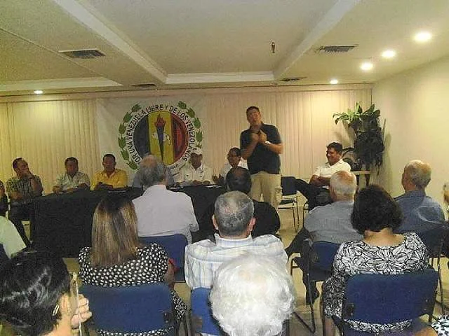 “El Ejecutivo debe y tiene que controlar el gasto público”