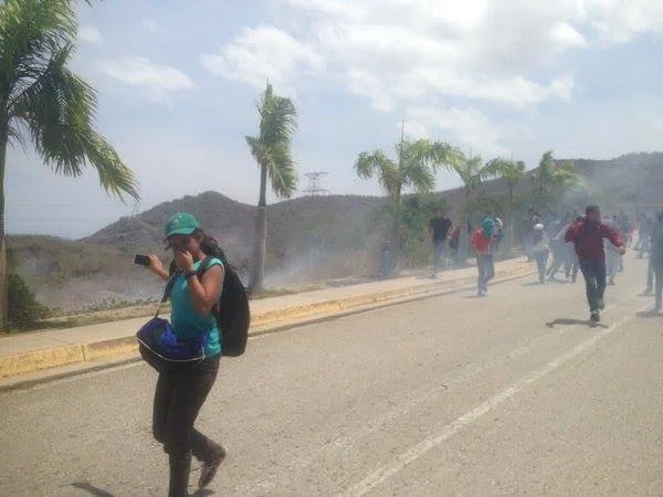 GNB reprime manifestación estudiantil en la UDO Nueva Esparta 