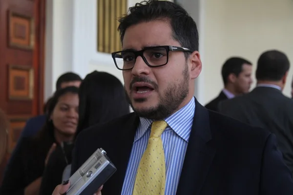 Revocatorio a Maduro en 2016 depende de la presión popular e internacional