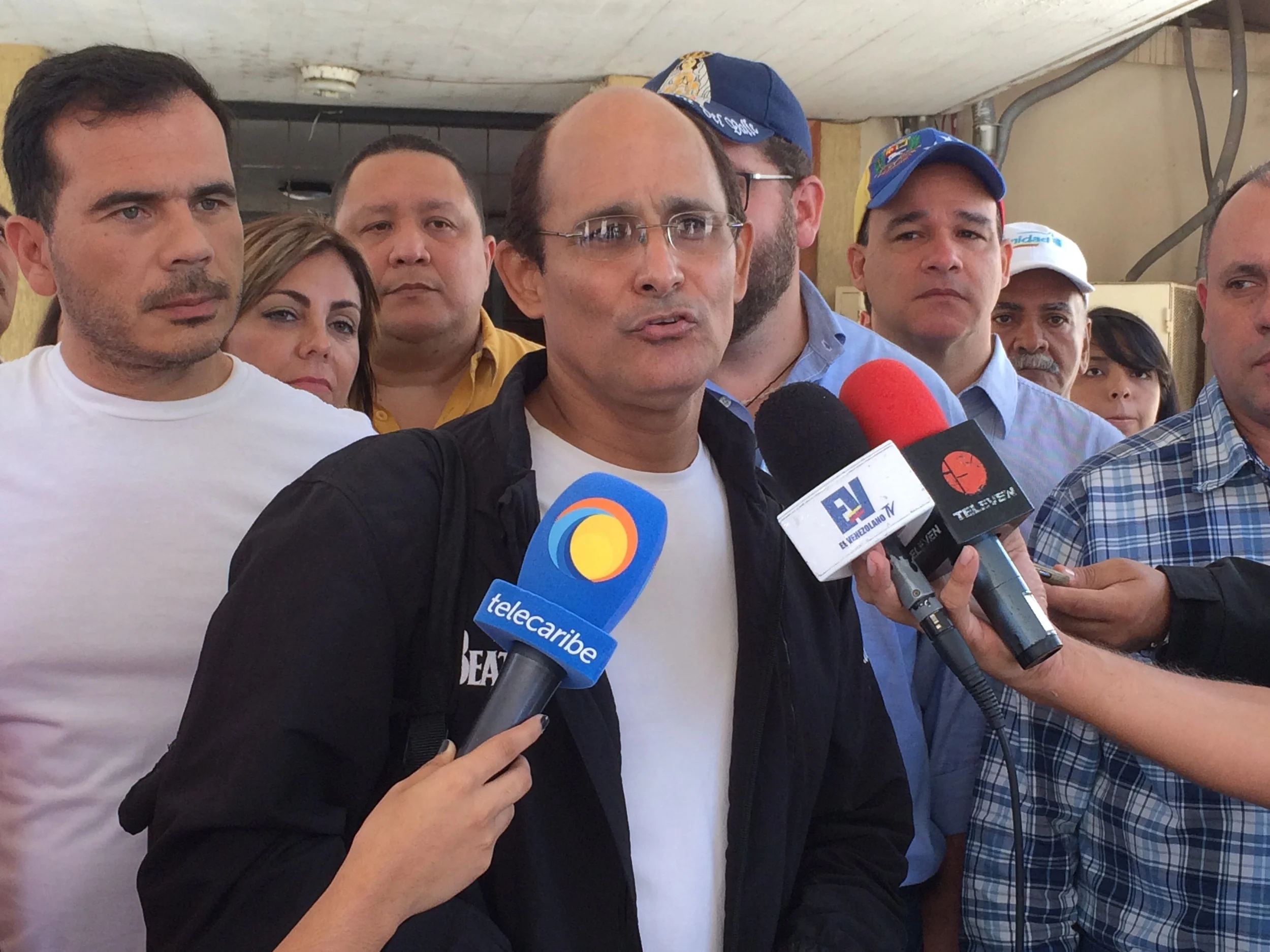Instan a Lucena a actuar como rectora del CNE y no como empleada de Maduro