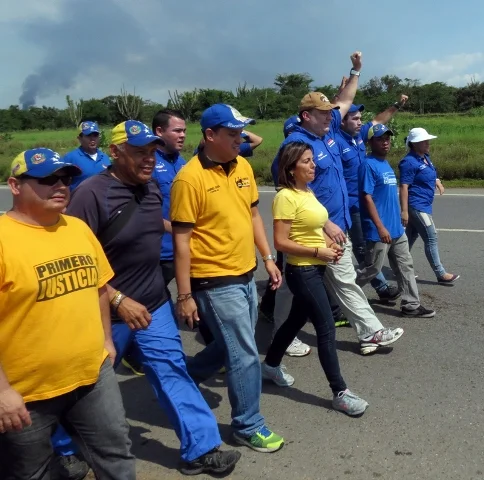 Diputados de Anzoátegui emprendieron ruta hacia la #TomaDeCaracas