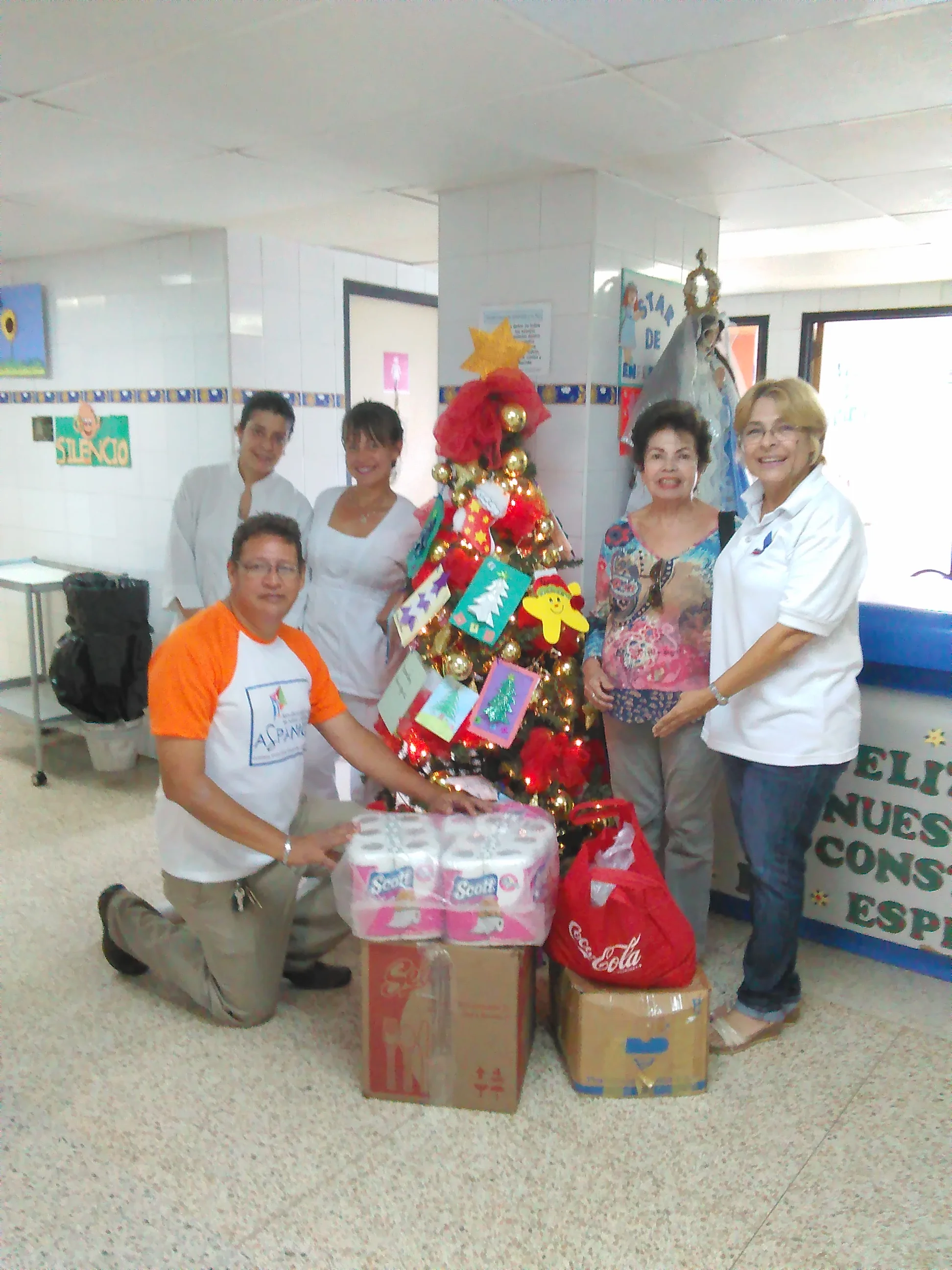 ONG realiza donativo a niños con cáncer en el Razzeti